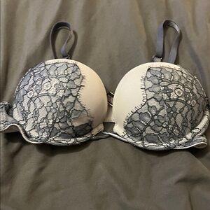 Victoria's Secret Gray and Cream Lace Bra